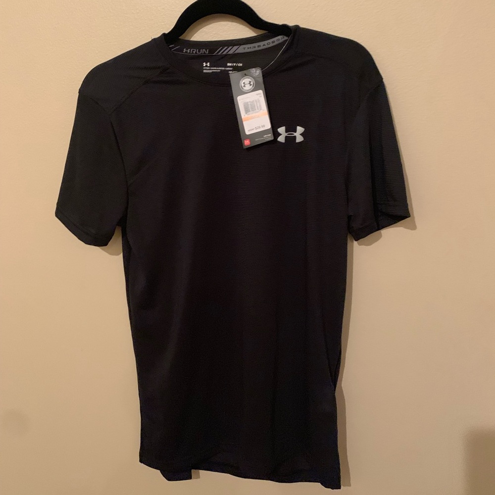 Black under armour t shirt size S